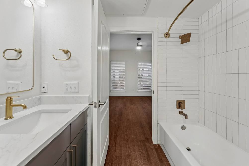 A1Q Apartment Home with Quartz Countertops and Premium Finishes