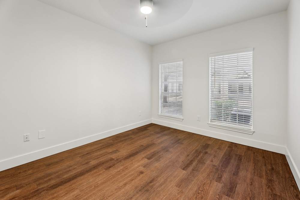 A1Q Apartment Home with Quartz Countertops and Premium Finishes