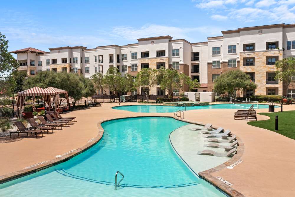 Swimming Pool at Villas at the Rim in San Antonio, Texas