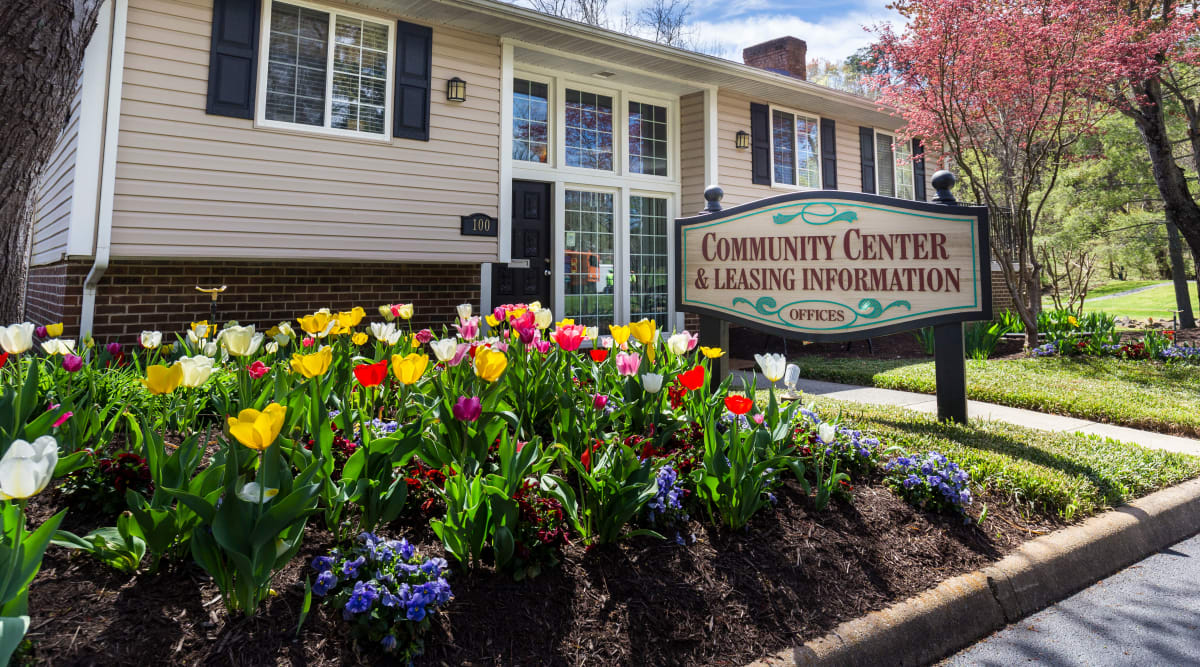 Community center at Salem Wood Apartments in Salem, Virginia