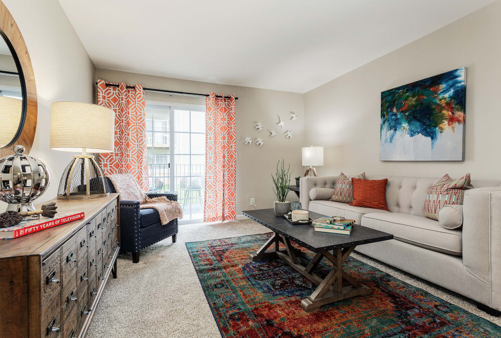 Beautiful Living Room at Jackson Grove Apartment Homes in Hermitage, Tennessee