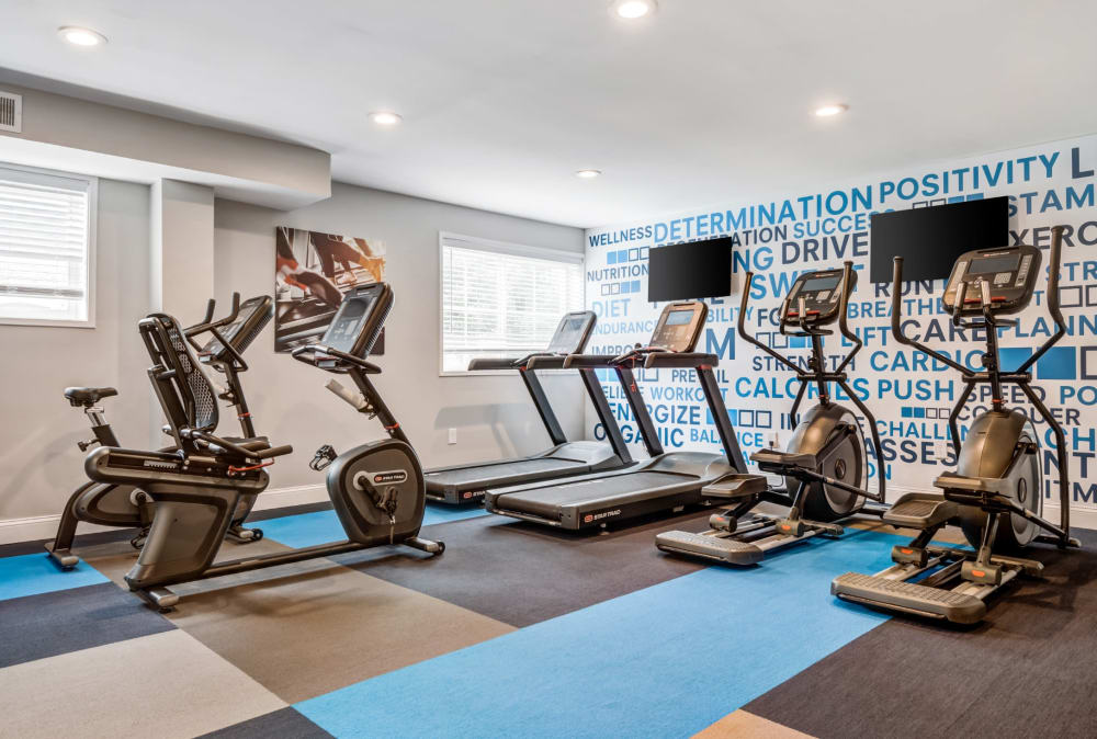 Fitness center at Lynbrook at Mark Center Apartment Homes in Alexandria, Virginia