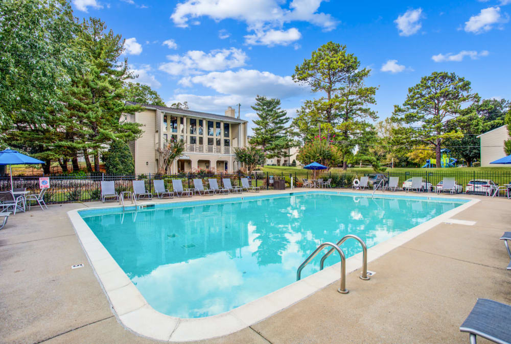 Beautiful blue sky with a luxurious pool Lincoya Bay Apartments & Townhomes in Nashville, Tennessee
