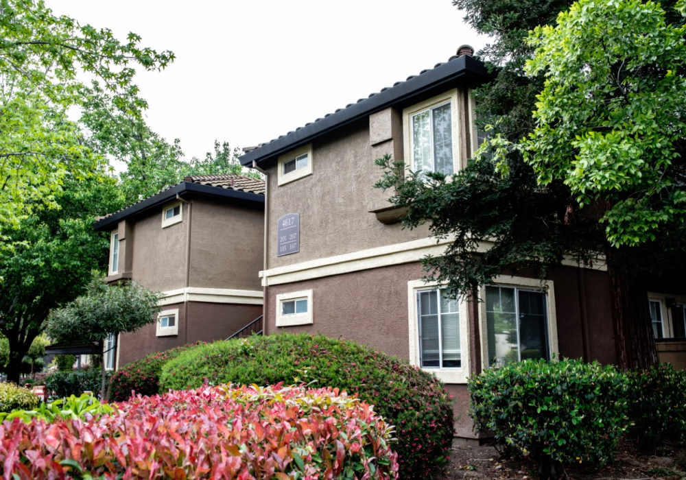 Exterior view of the apartment building at La Vina Apartments in Livermore, California