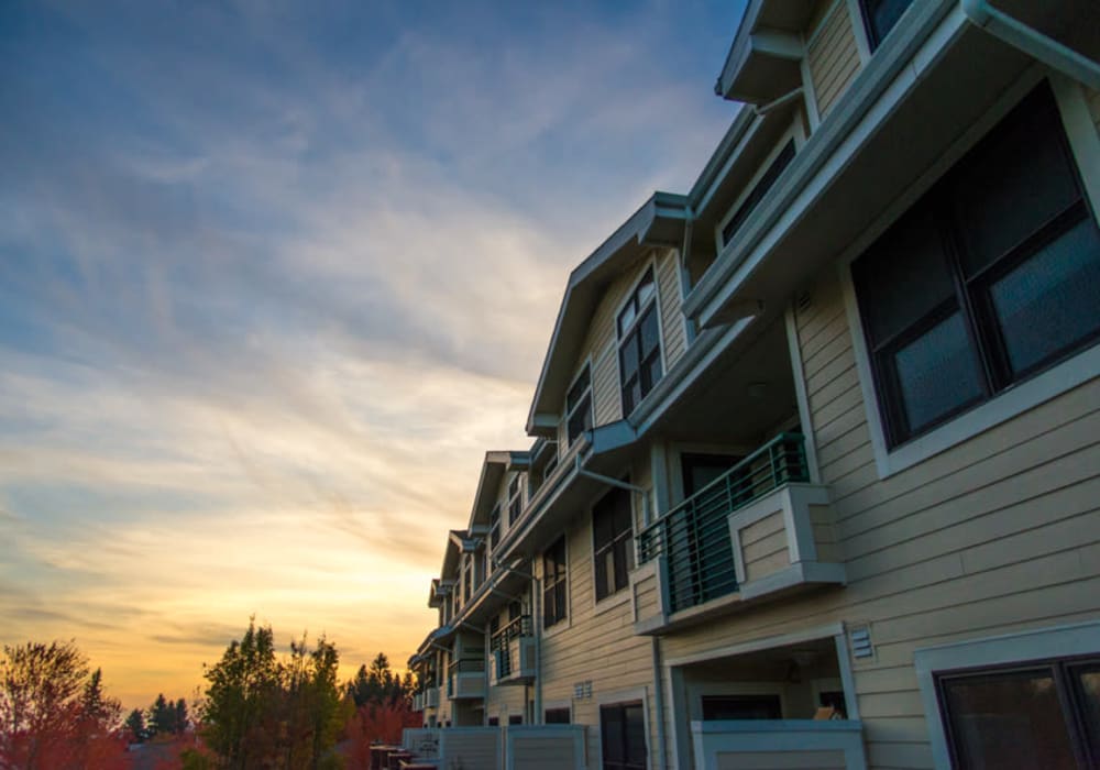 Apartment exterior at Touchmark at Fairway Village in Vancouver, Washington