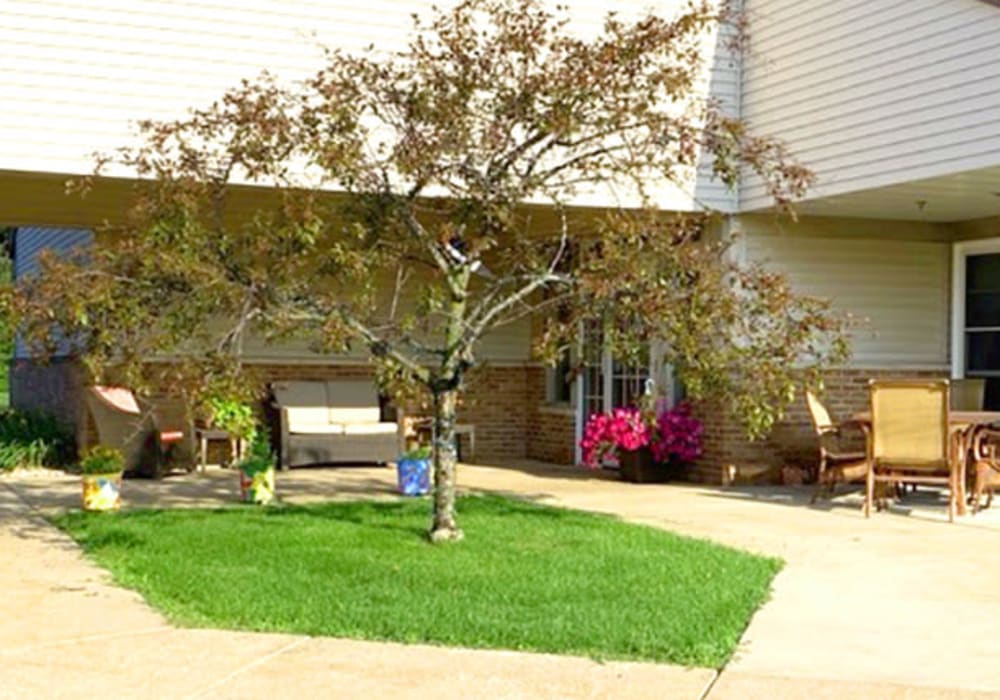 Patio area at Wellington Place at Rib Mountain in Wausau, Wisconsin