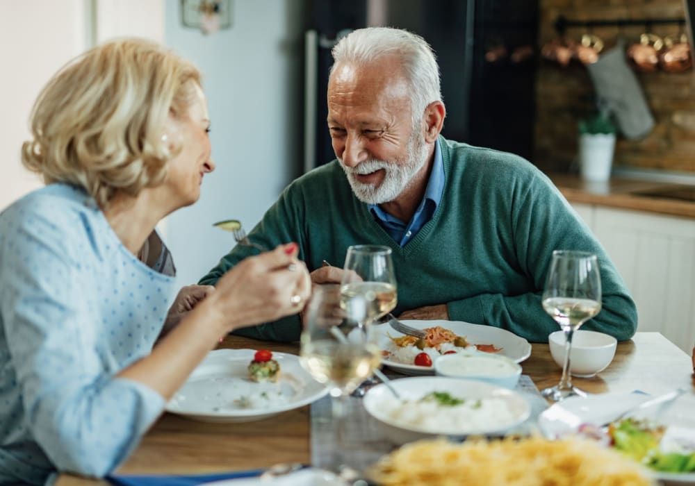 Resident dining at Stoney Brook of Copperas Cove in Copperas Cove, Texas