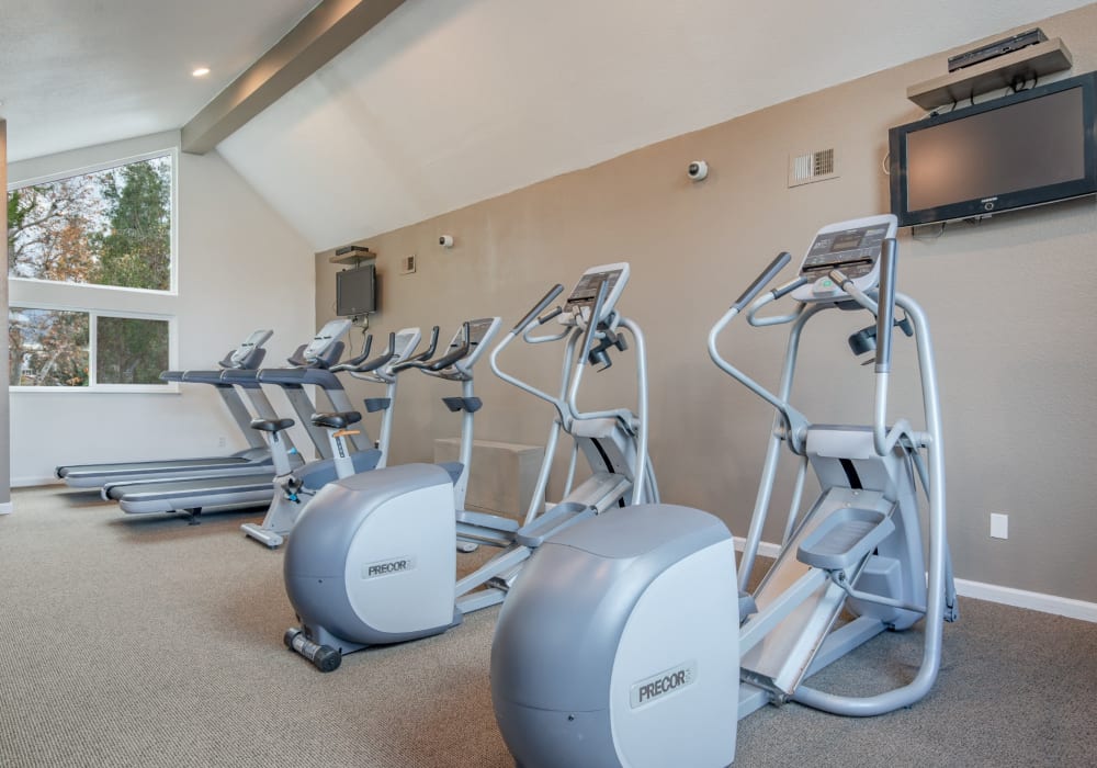 Work out room at Canyon Crest Views Apartments apartment homes in Riverside, California