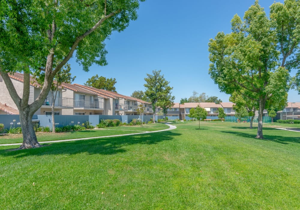 Exterior of complex atSierra Vista Apartments apartment homes in Redlands, California
