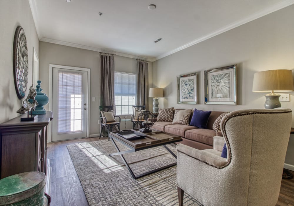 Open living room interiors at Heron Pointe in Nashville, Tennessee