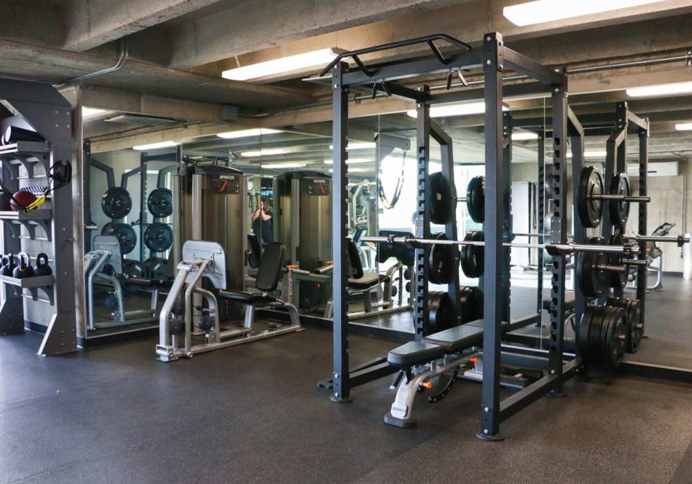 Community fitness center at 1900 Ocean Apartment Homes in Long Beach,California