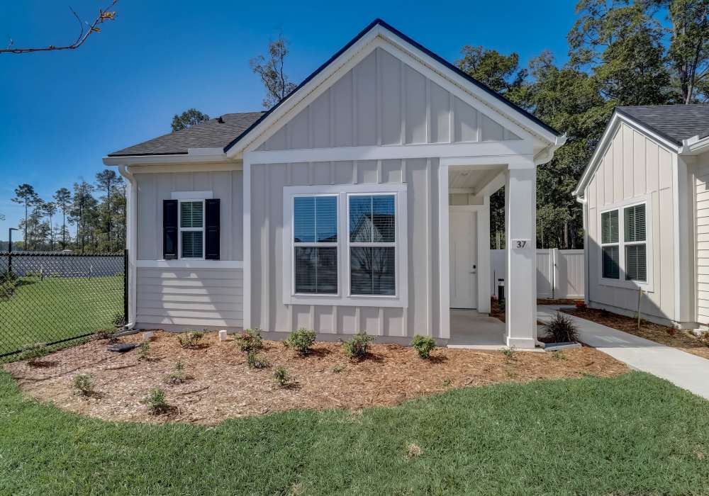 Exterior photo 1 of Cottage Street at eTown in Jacksonville, Florida