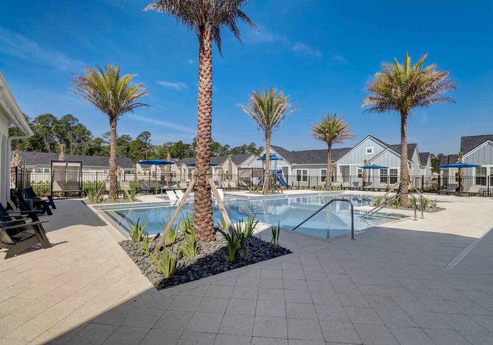 Swimming pool at Cottage Street at eTown in Jacksonville, Florida