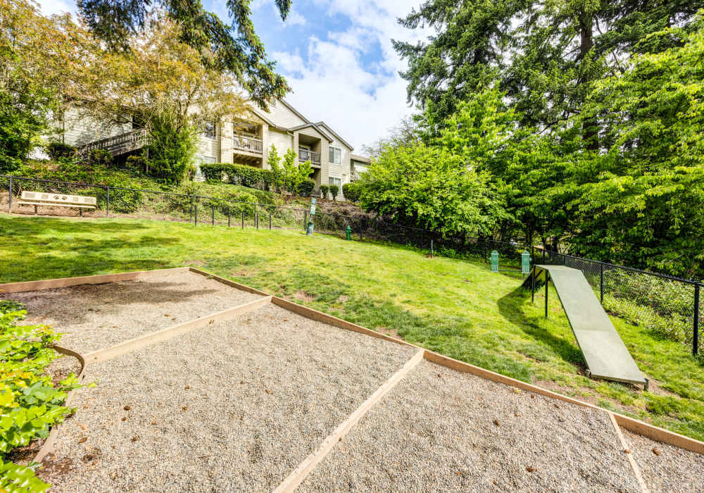 Green grass outside resident buildings at Timbers at Tualatin in Tualatin, Oregon