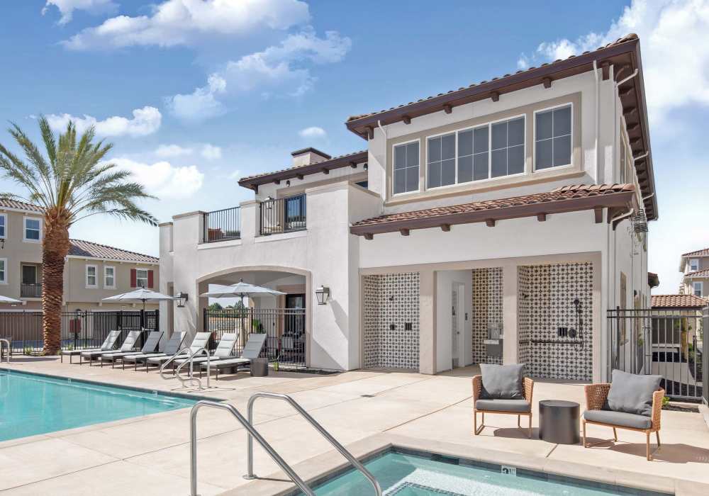 Clubhouse showcasing the outdoor pool at Vida at Mountain House in Mountain House, California