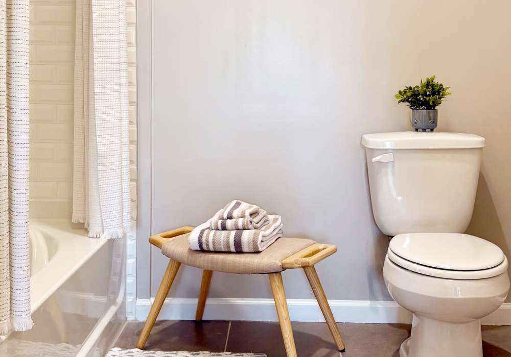 Bathroom Towel and Stool at Edenbrook Ridge in Pflugerville, Texas