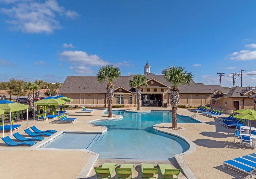 Sparkling pool in Hollybrook Ranch in Round Rock, Texas