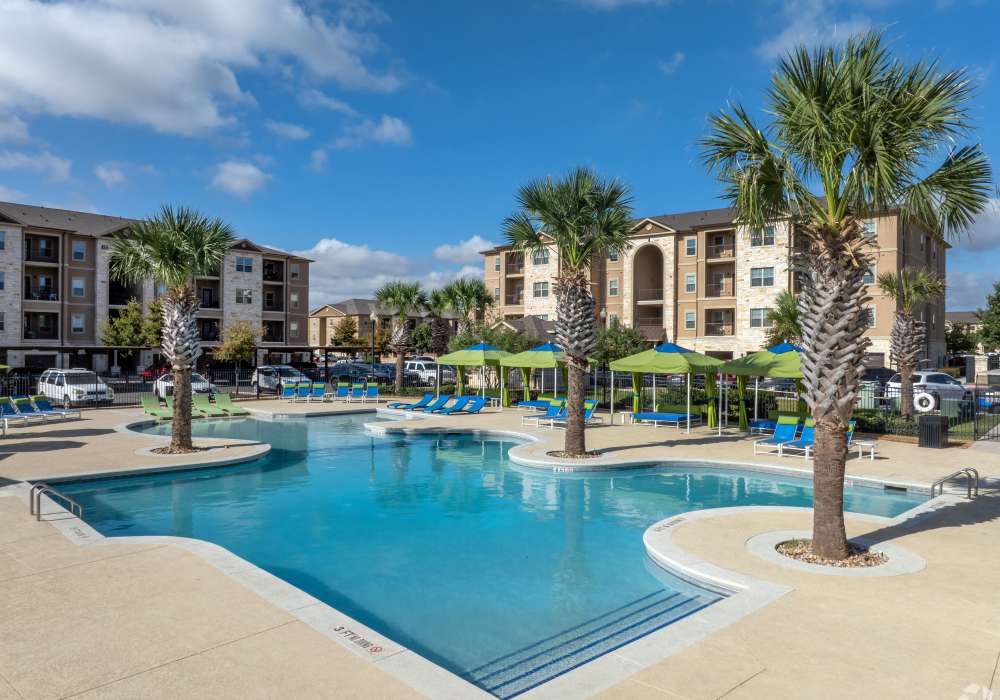 Sparkling pool in Hollybrook Ranch in Round Rock, Texas