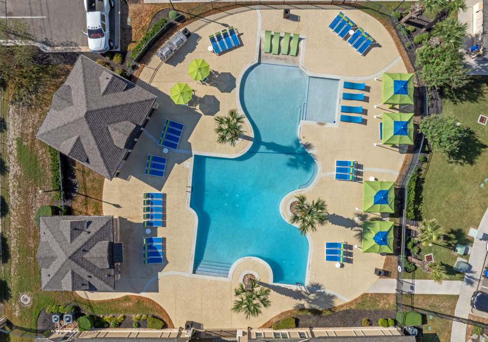 Sparkling pool in Hollybrook Ranch in Round Rock, Texas