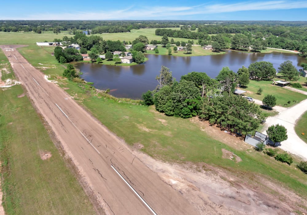 dirt road at Canton Lakeside Village in Canton, Texas