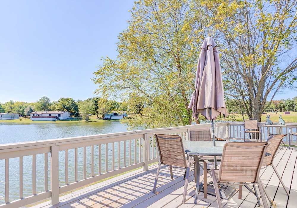 patio at Canton Lakeside Village in Canton, Texas