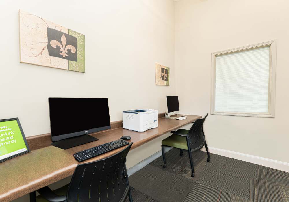 Community workstation area at Columbia Crossing Apartments in Columbia,Missouri