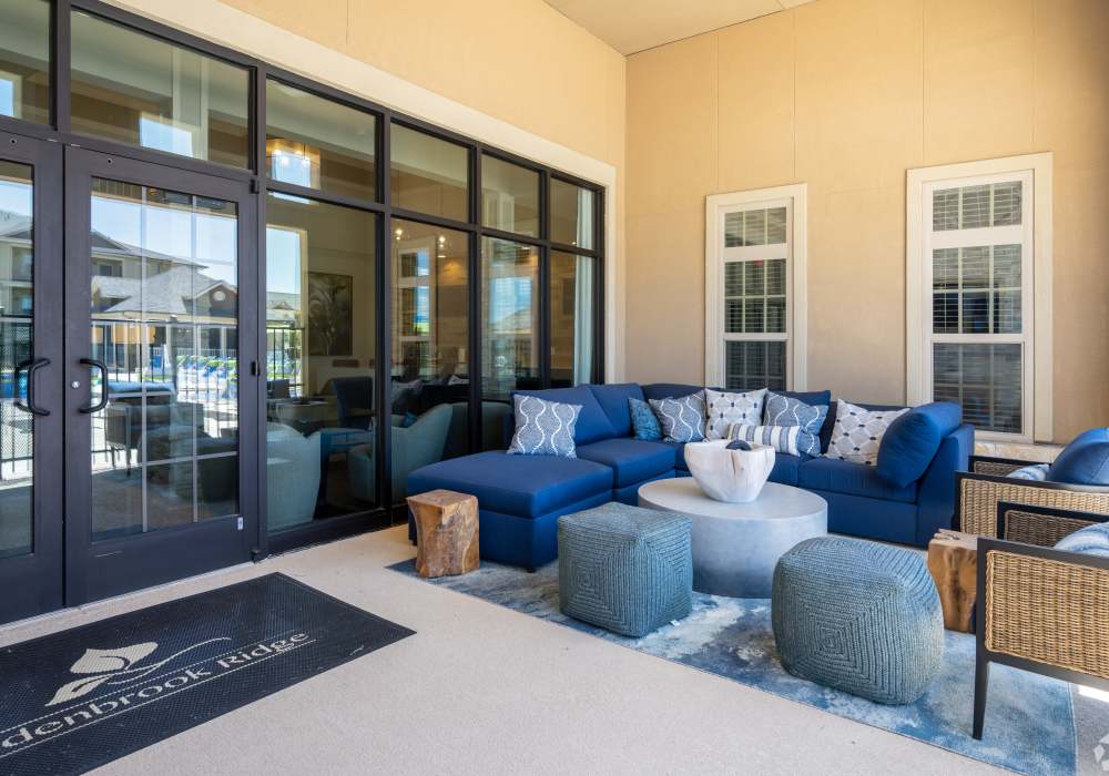 Outdoor Lounge Area at Edenbrook Ridge in Pflugerville, Texas