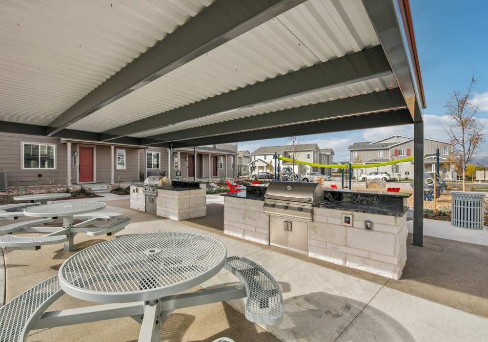 Grilling and BBQ Area at BB Living Colliers Hill in Erie, Colorado