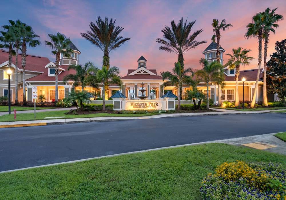 Night view at Victoria Park Apartments in Davenport,Florida