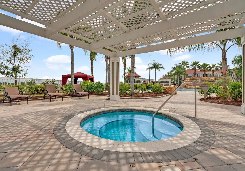 Spa hot tub at Victoria Park Apartments in Davenport,Florida