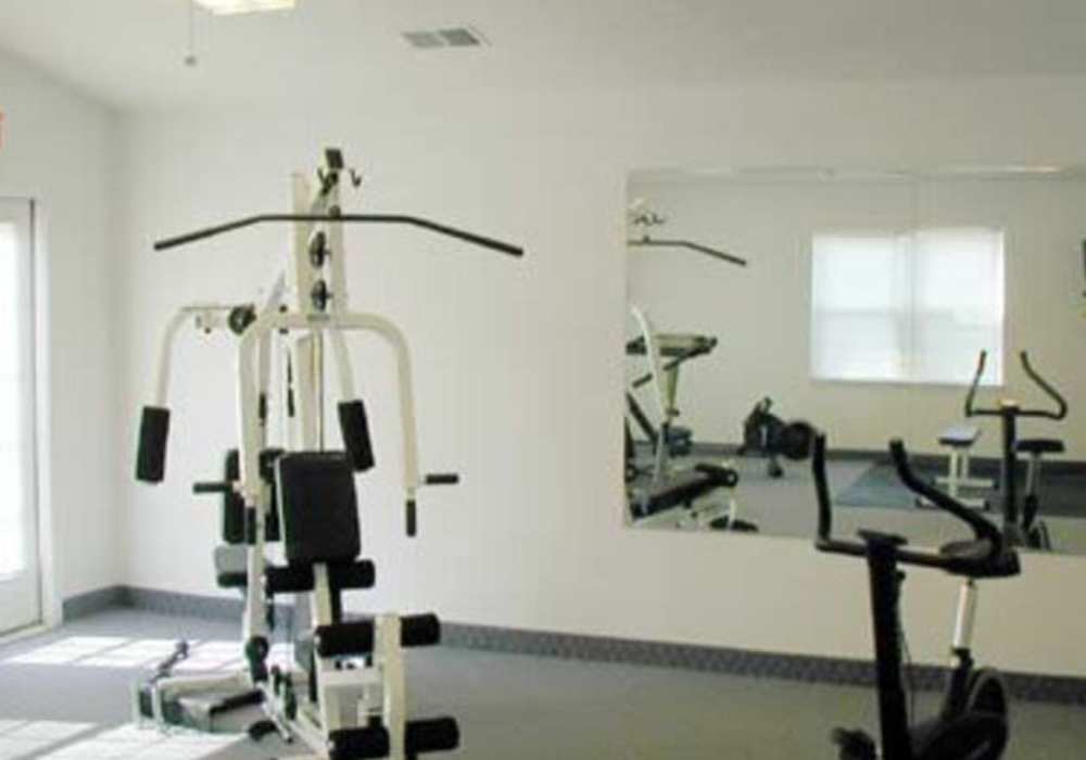 Fitness center at Heritage Park Apartments & Townhomes in Webster, New York