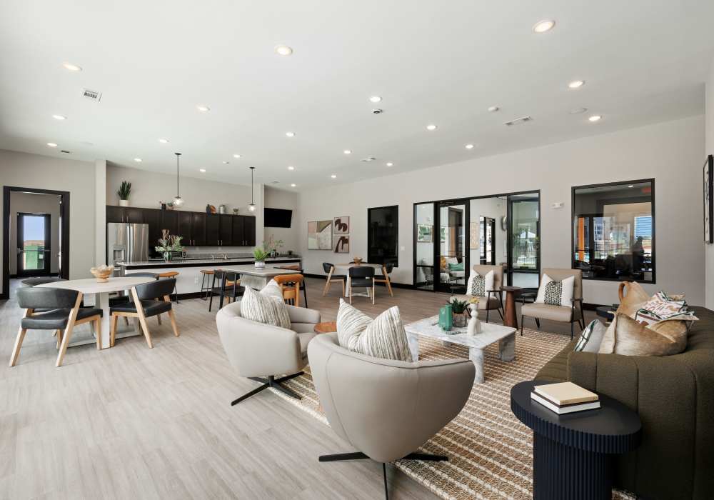 Welcoming and Stylish Lounge Area at Oak Creek in New Braunfels, Texas
