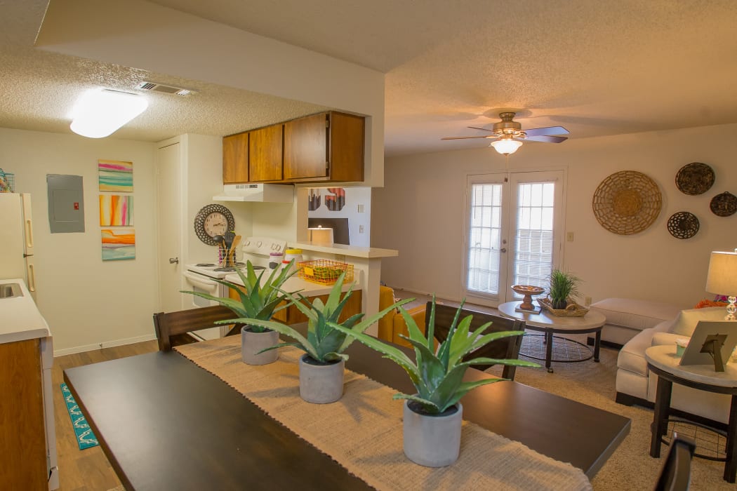 An open apartment floor plan at Cimarron Trails Apartments in Norman, Oklahoma