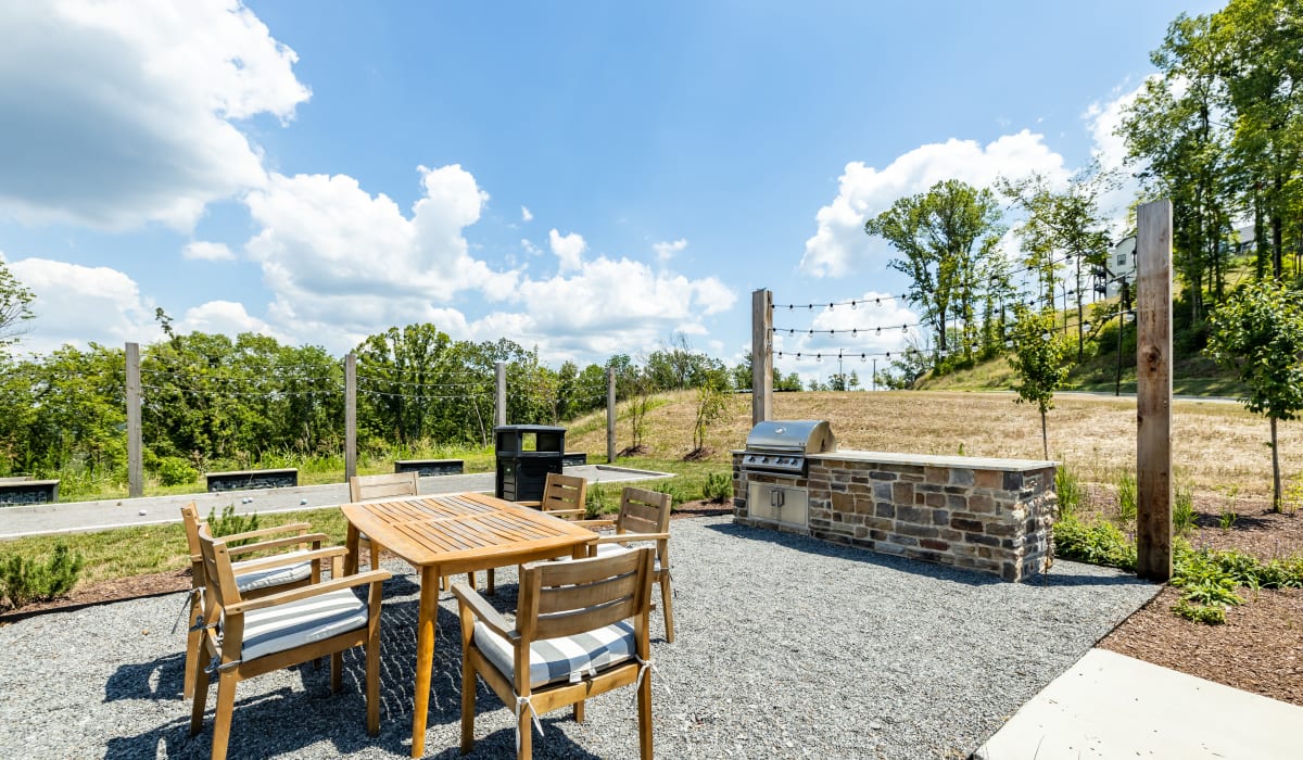 Great views from the outdoor grilling area at Rivertop Apartments in Nashville, Tennessee