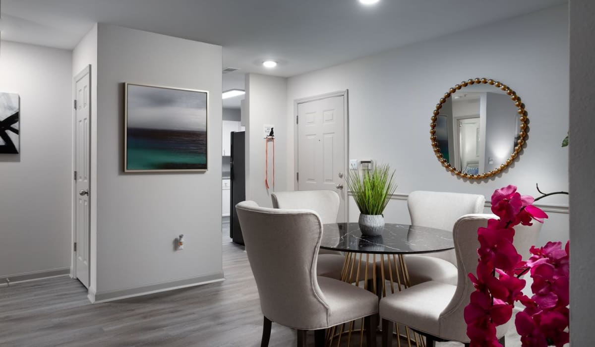 Dining area at Evergreen Commons in Union City, Georgia