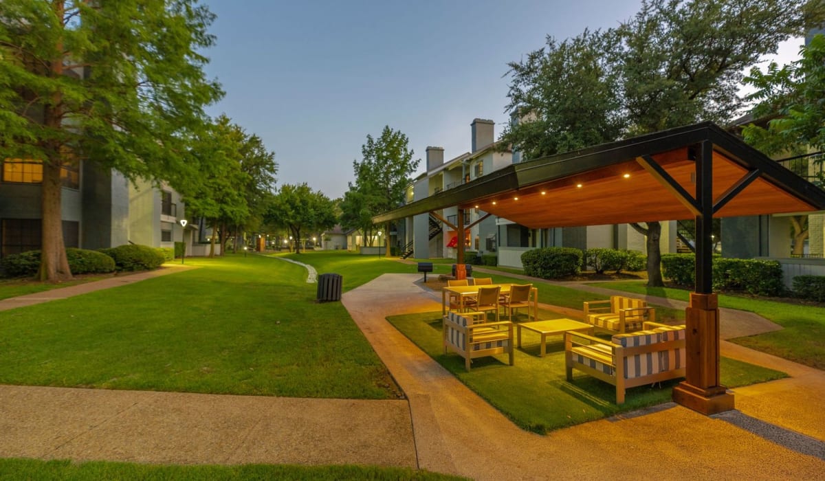 Community area at Gardens of Valley Ranch in Irving, Texas