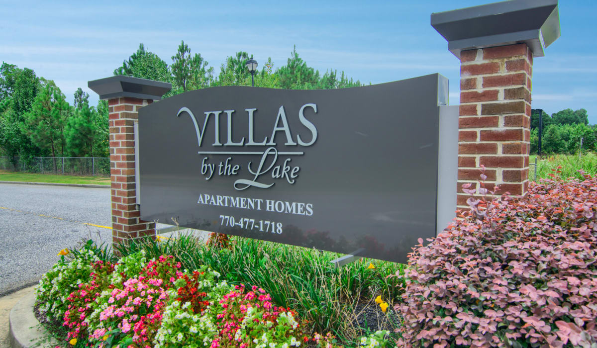 Entrance sign at Villas by the Lake in Jonesboro, Georgia