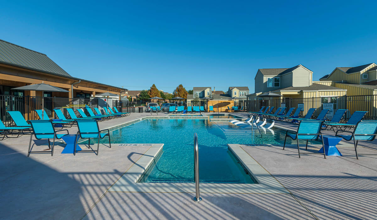 Swimming pool at Elevate at Skyline in McKinney, Texas