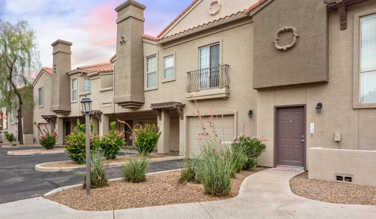 a exterior view of  The Linq in Chandler, Arizona