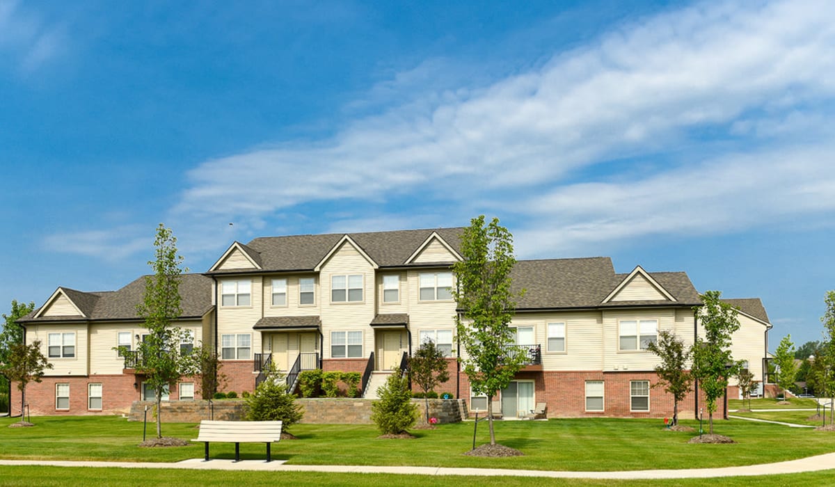 Huge green lawn at Encore Townhomes in Utica, Michigan
