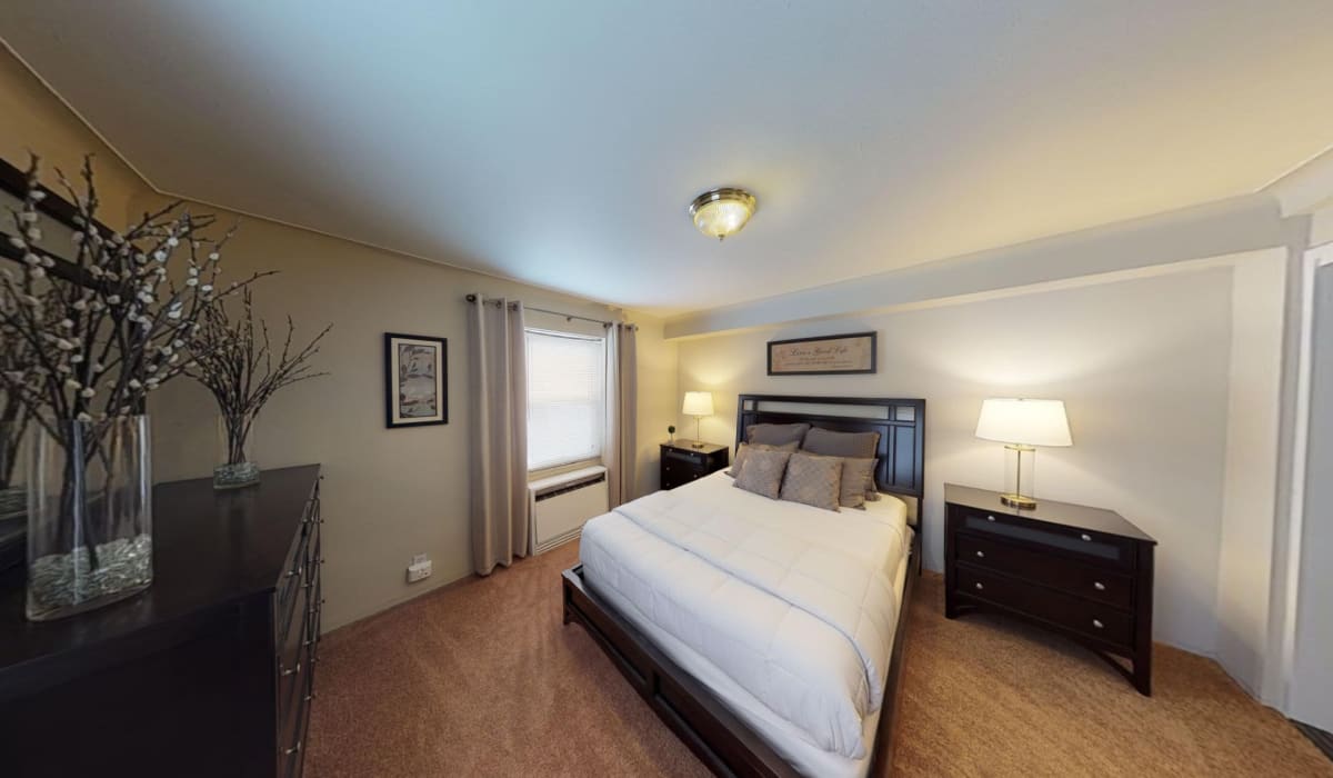 Photos of Rugby Square Apartments Apartments in Syracuse, NY