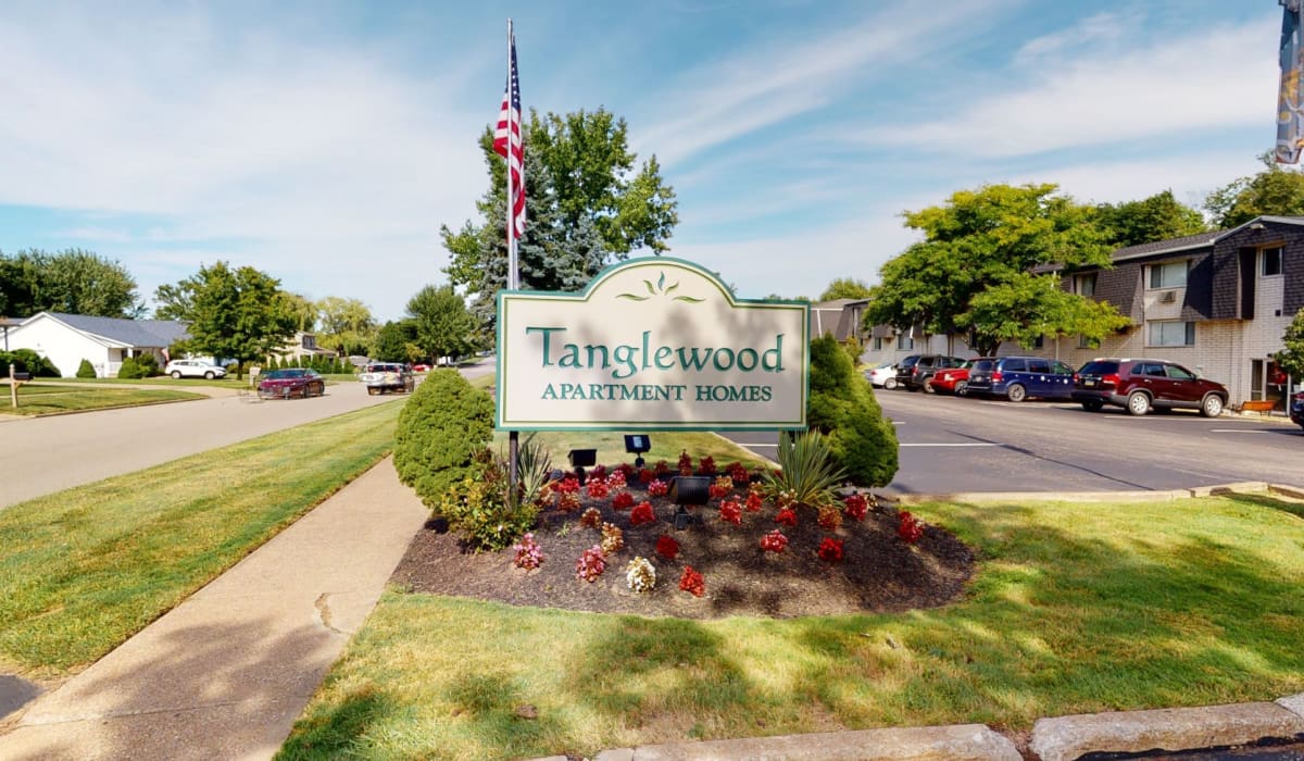 Exterior building at Tanglewood Apartments & Townhomes in Erie, Pennsylvania