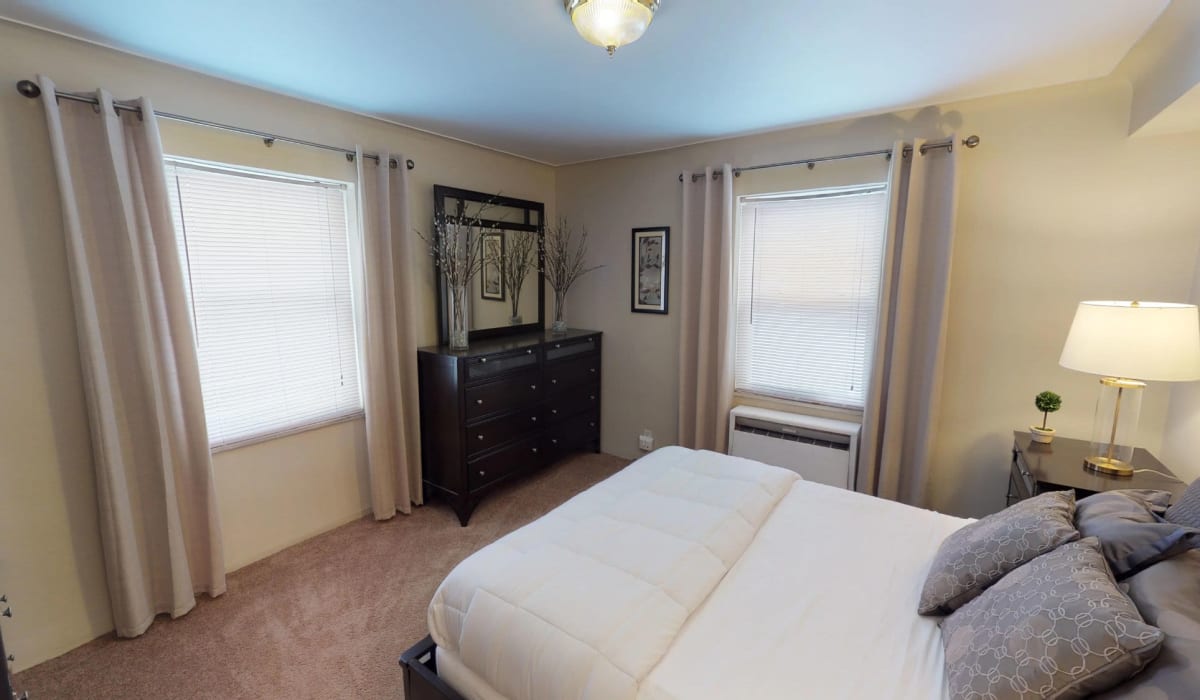 Photos of Rugby Square Apartments Apartments in Syracuse, NY