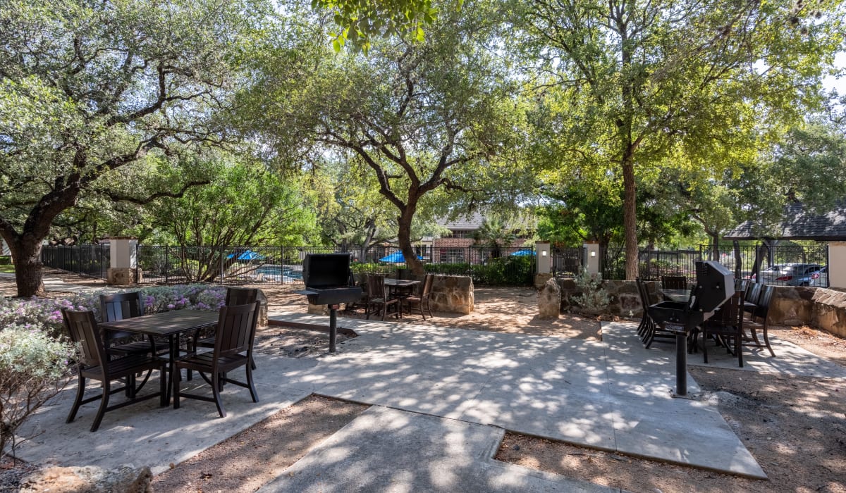 Outdoor seating at Sonterra Heights in San Antonio, Texas