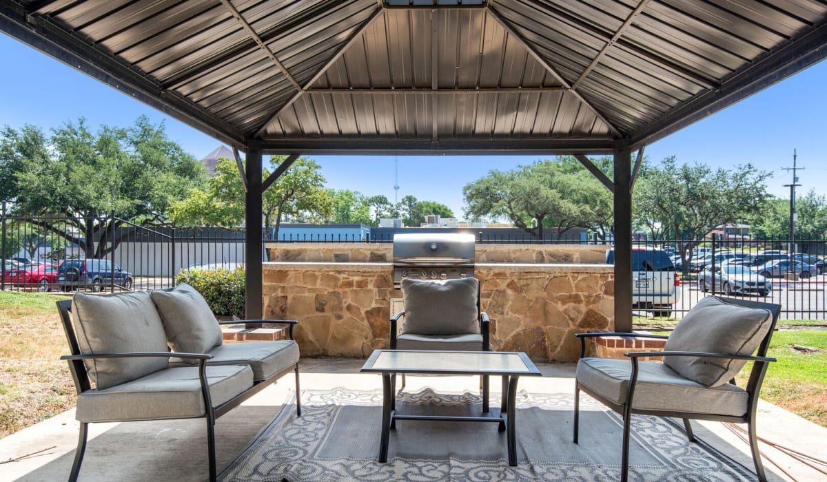 Gazebo with bbq at Belmont Estates in Arlington, Texas