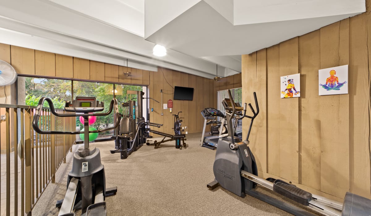 Fitness center at Presidential Apartments in Rocky River, Ohio