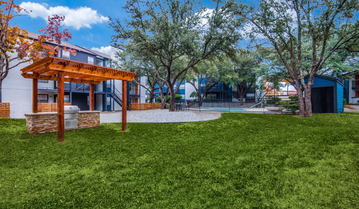 Open area at Hawke Apartment Homes in Irving, Texas