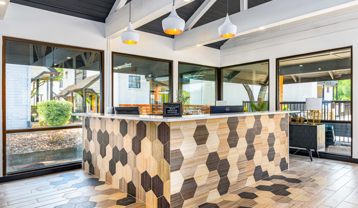 Modern bar at Knowlton Apartment Homes in Mesquite, Texas