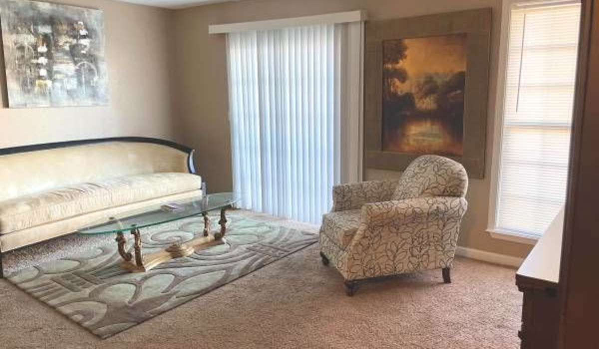 Furnished home of Solare Apartment Homes in Warr Acres, Oklahoma