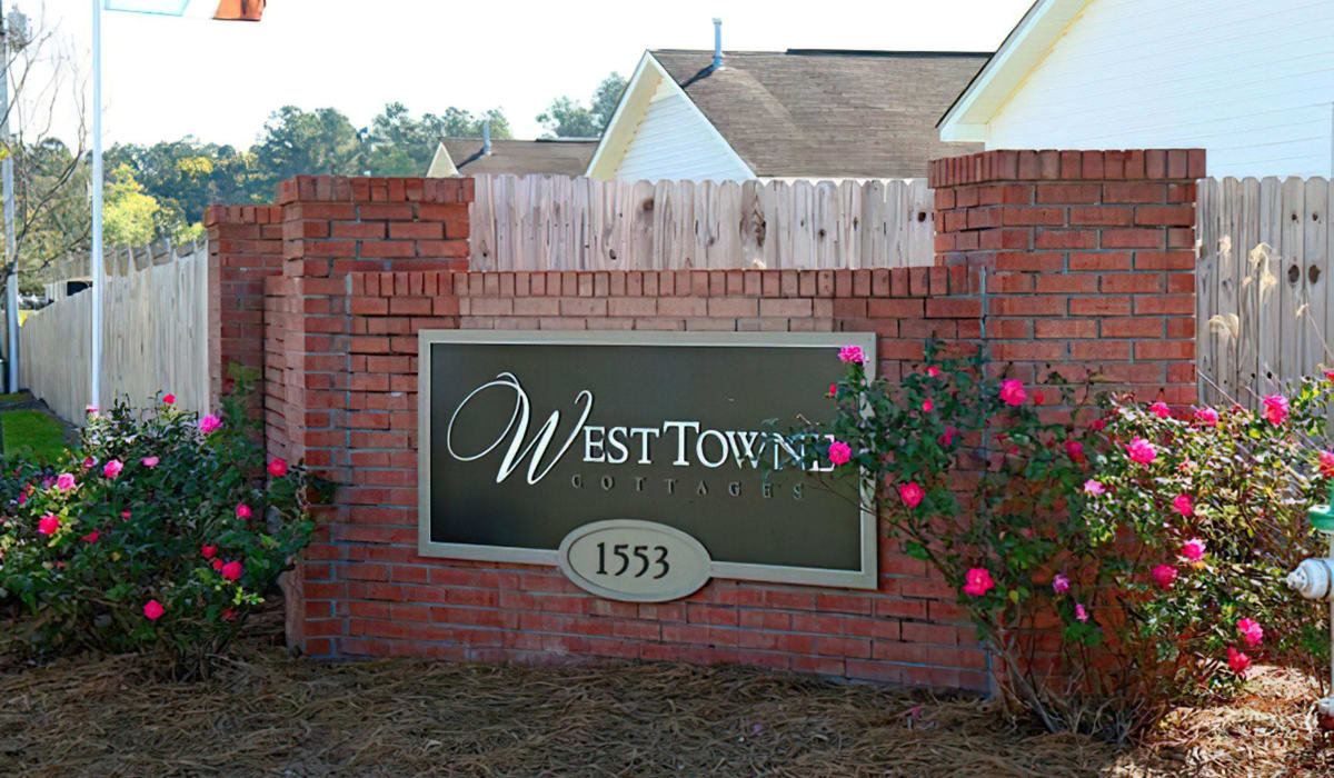 Signage outside of West Towne Cottages in Valdosta, Georgia